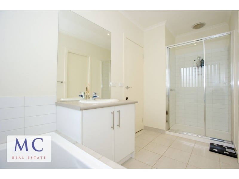 1/2070 Frankston Flinders Road, Hastings VIC 3915