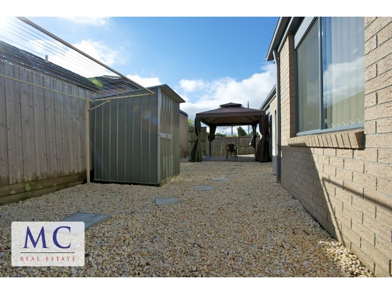 2 Dylan Drive, Hastings VIC 3915