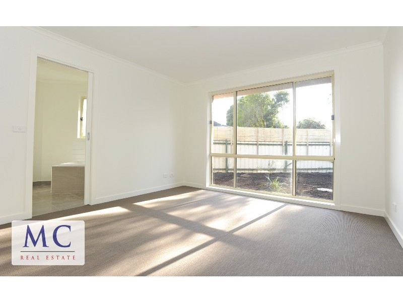 2/28 Dalton Drive, Tyabb VIC 3913