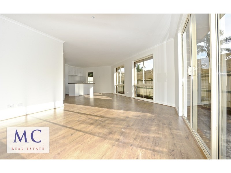 2/28 Dalton Drive, Tyabb VIC 3913