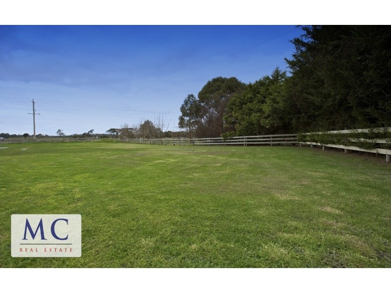 68 Dandenong Hastings Road, Somerville VIC 3912