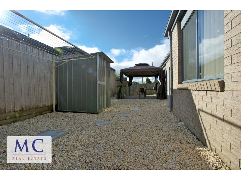 2 Dylan Drive, Hastings VIC 3915