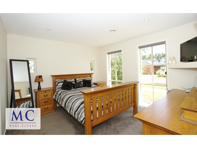 11 Matthew Circuit, Hastings VIC 3915