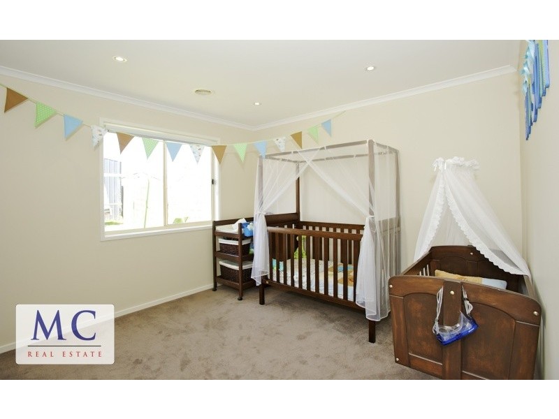 11 Matthew Circuit, Hastings VIC 3915