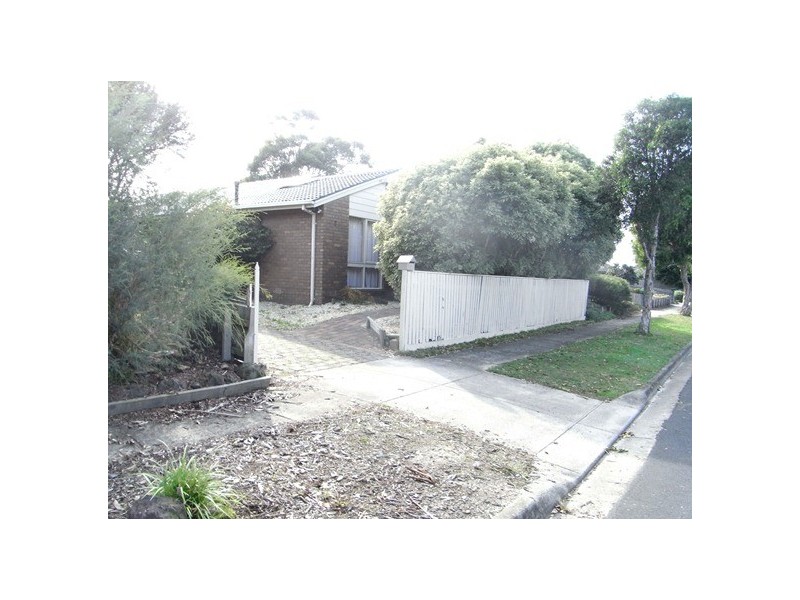 8 Tiga Court, Tyabb VIC 3913