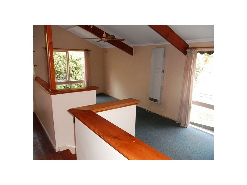 8 Tiga Court, Tyabb VIC 3913