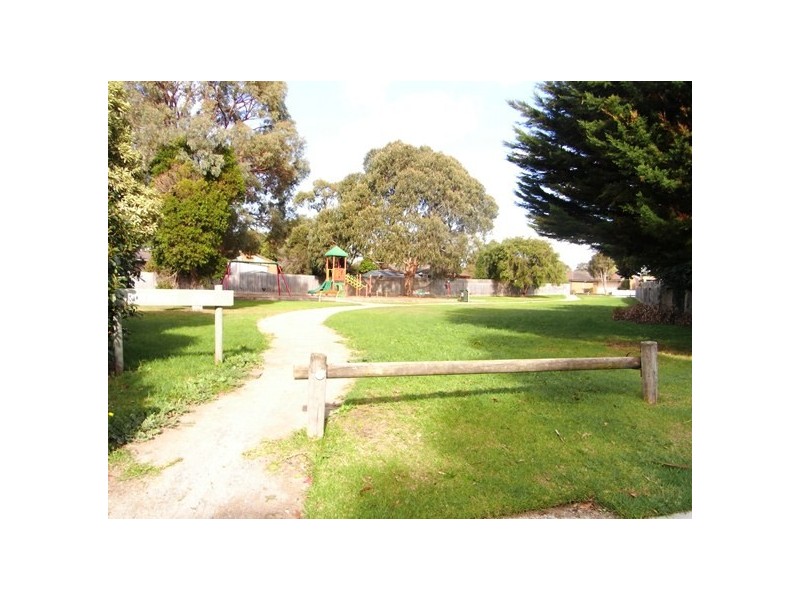 8 Tiga Court, Tyabb VIC 3913