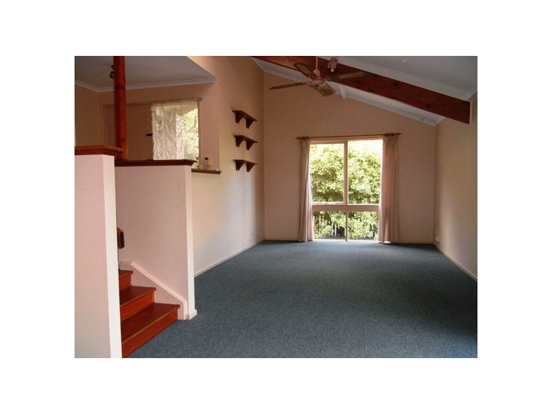 8 Tiga Court, Tyabb VIC 3913