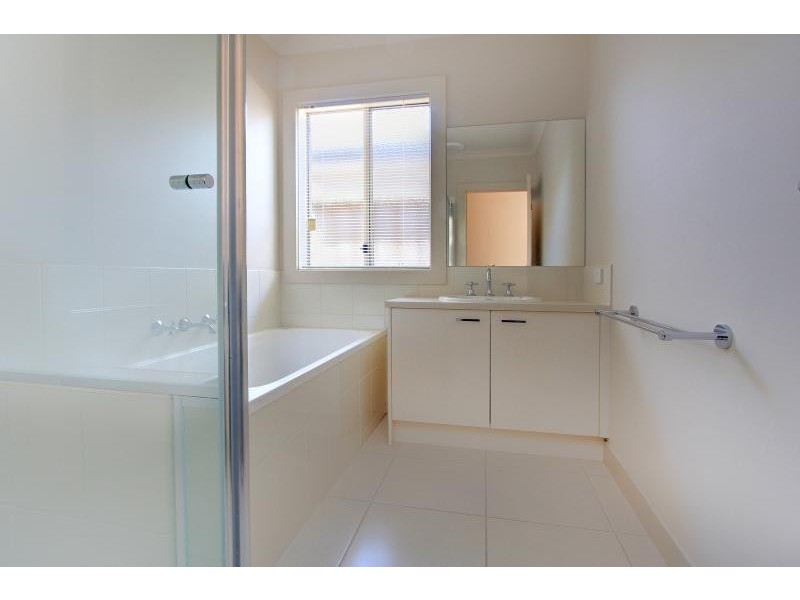 18 James Hird Drive, Hastings VIC 3915