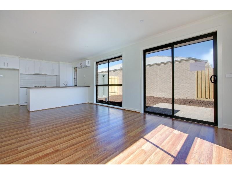 4/10 Victoria Street, Hastings VIC 3915