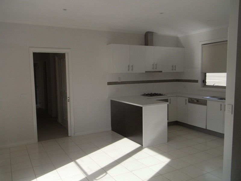 4/25 Douglas Street, Hastings VIC 3915