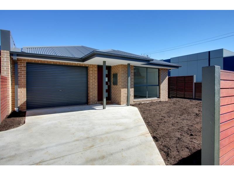 2/10 Victoria Street, Hastings VIC 3915