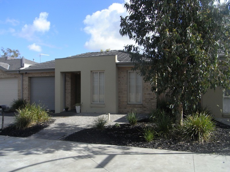 16 James Hird Drive, Hastings VIC 3915