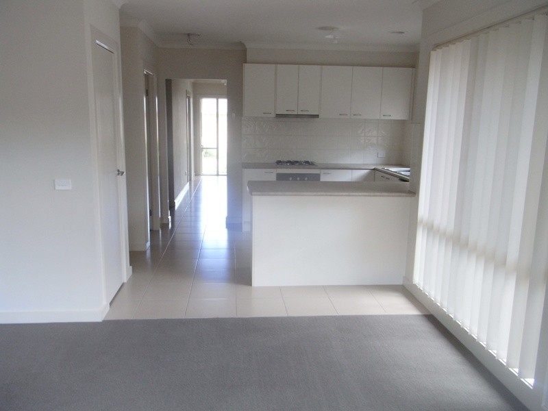 16 James Hird Drive, Hastings VIC 3915