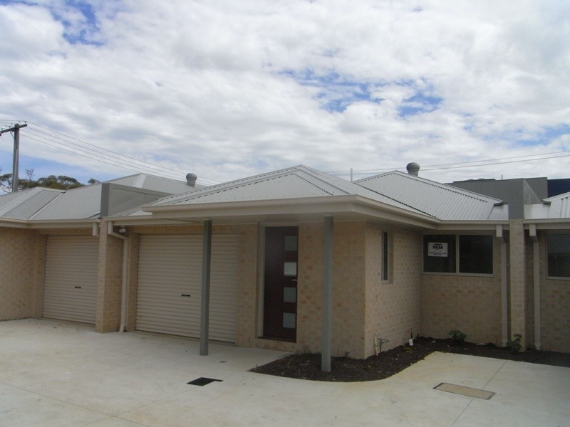 2/1a Nicholas Court, Hastings VIC 3915