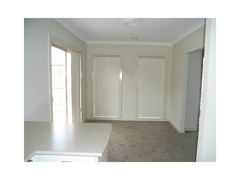 8 James Hird Drive, Hastings VIC 3915