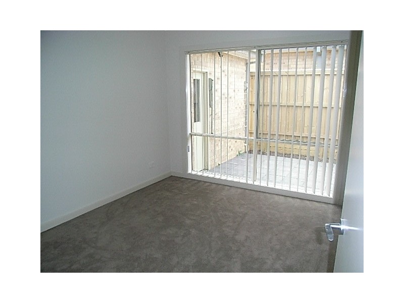 8 James Hird Drive, Hastings VIC 3915