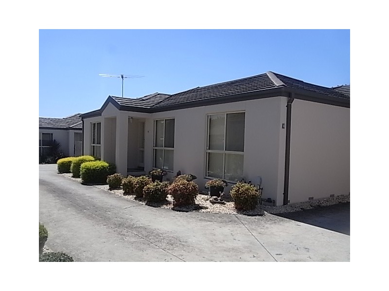 4/28 Eramosa Road West, Somerville VIC 3912