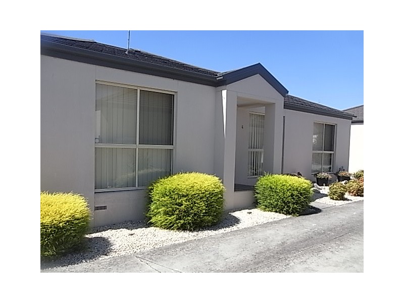 4/28 Eramosa Road West, Somerville VIC 3912