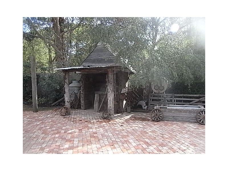 2 Oak Court, Somerville VIC 3912