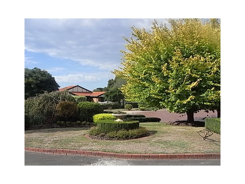 2 Oak Court, Somerville VIC 3912