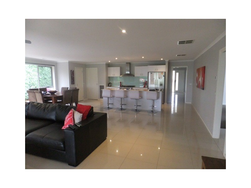 11 Isis Place, Hastings VIC 3915