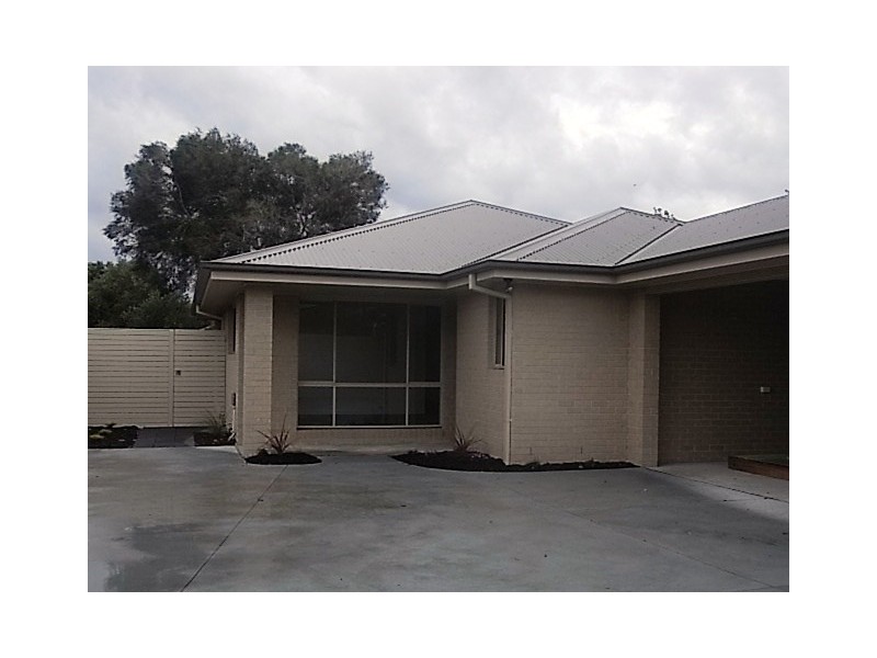 2/31 Spring Street, Hastings VIC 3915