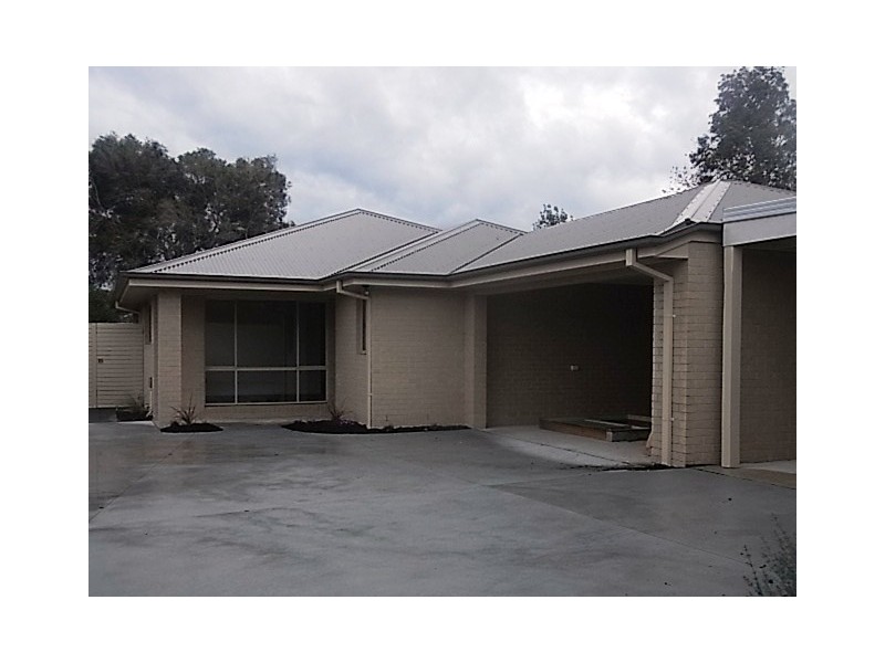 2/31 Spring Street, Hastings VIC 3915