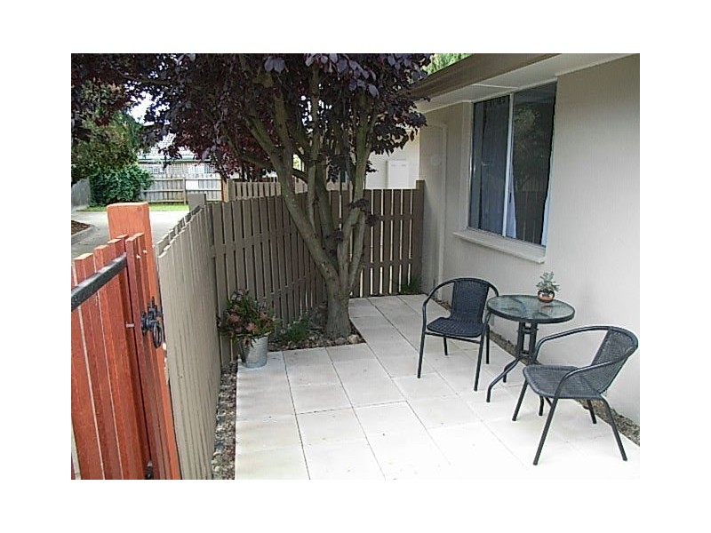 2/14  Martin St, Hastings VIC 3915
