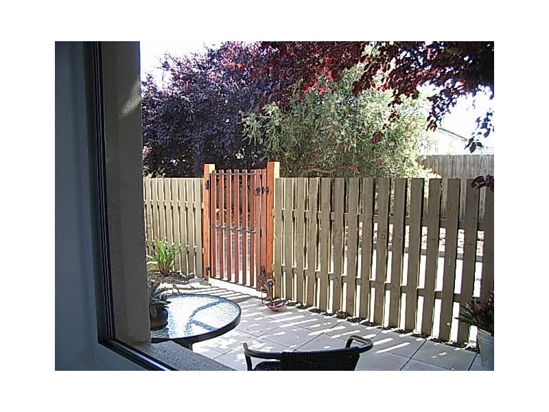 2/14  Martin St, Hastings VIC 3915