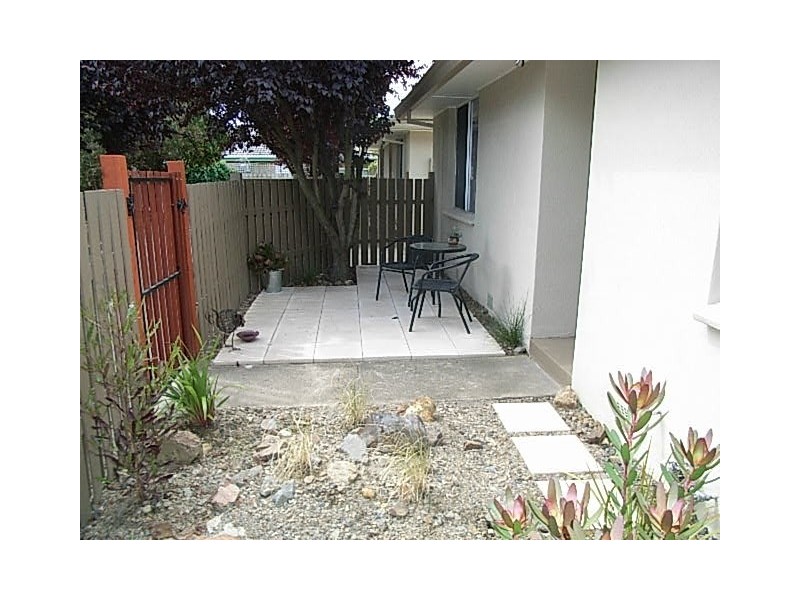 2/14  Martin St, Hastings VIC 3915