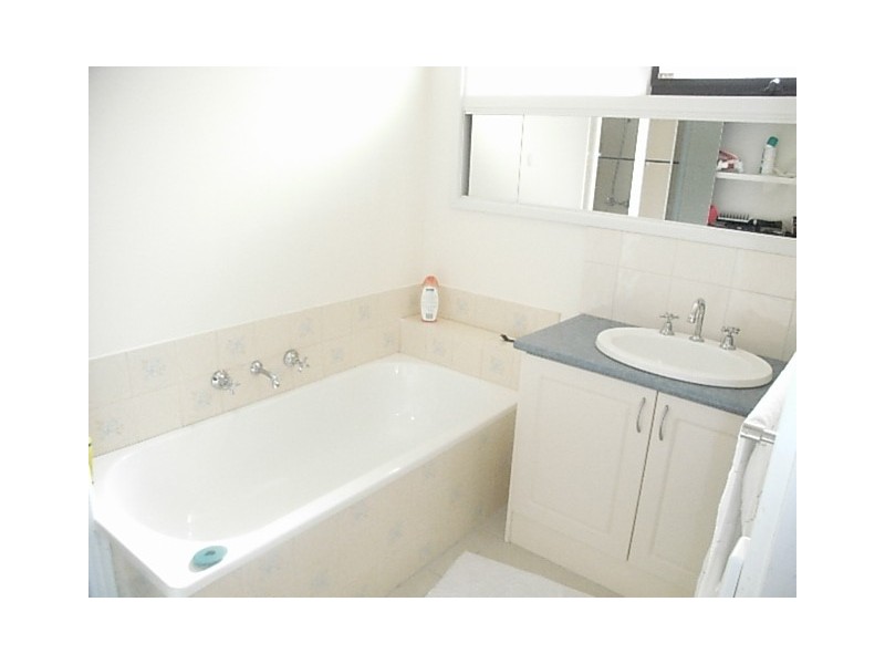 16 Edward Street, Hastings VIC 3915