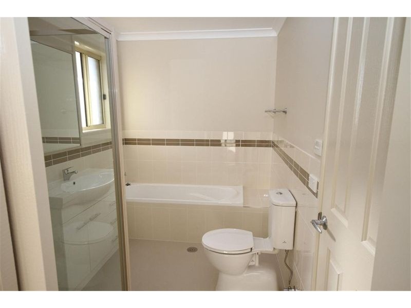 Unit 9 Julian Place, Yass NSW 2582