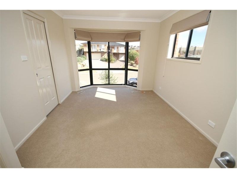 Unit 11 & 12 Julian Place, Yass NSW 2582