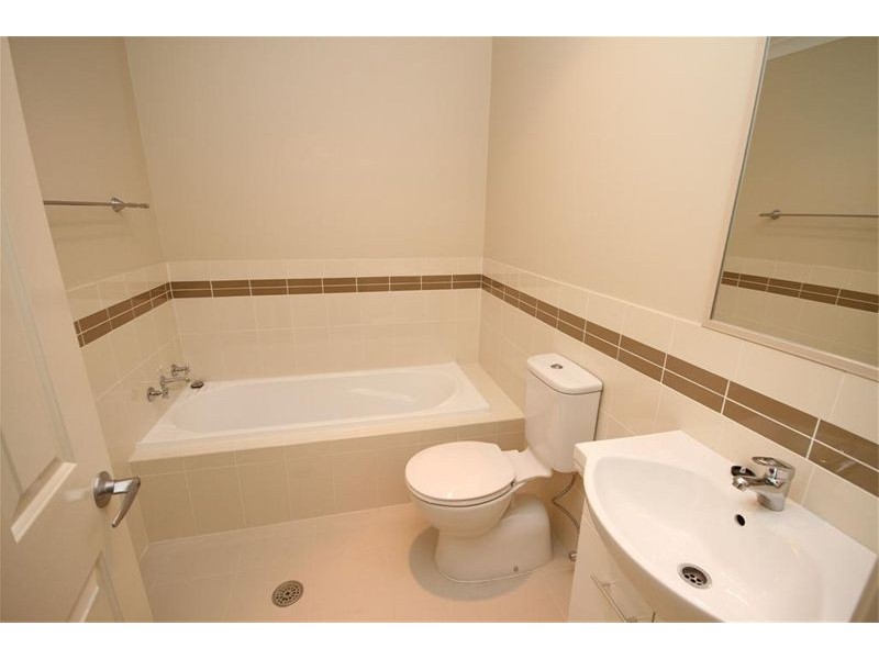 Unit 11 & 12 Julian Place, Yass NSW 2582