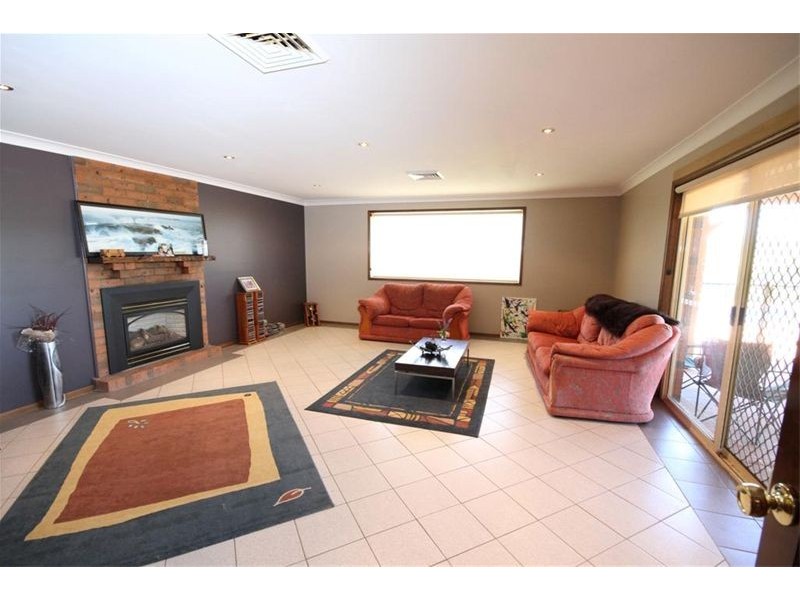 1 Dobbin Drive, Yass NSW 2582