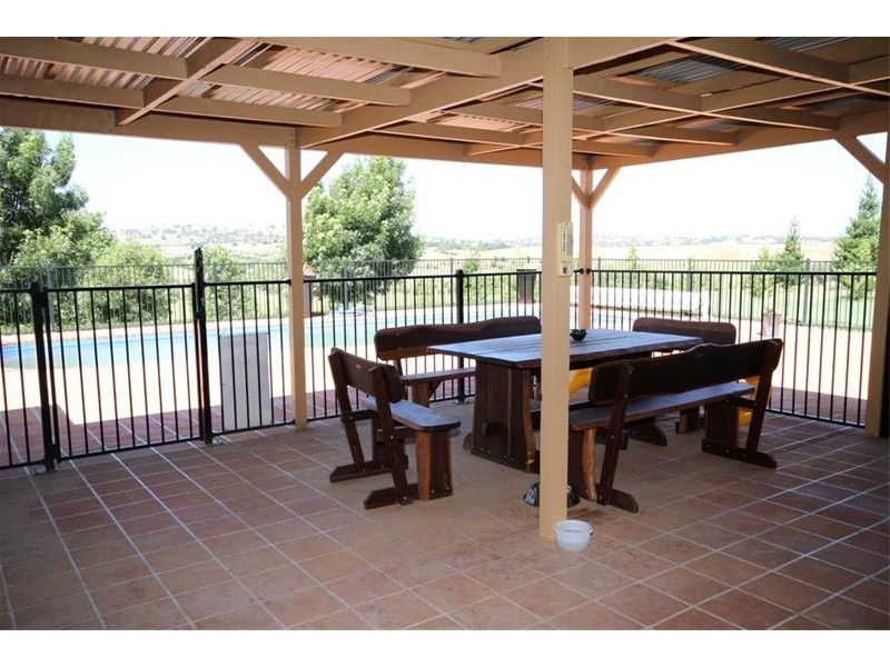 1 Dobbin Drive, Yass NSW 2582