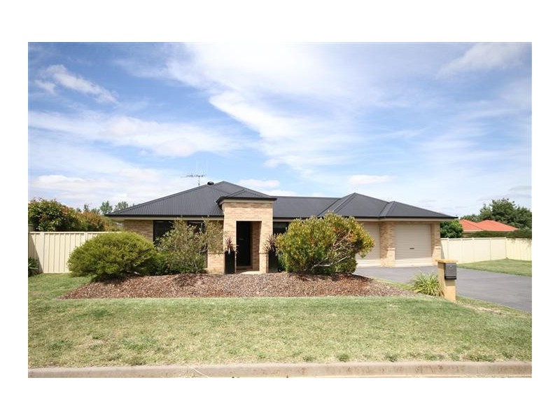 3 Nicholls Drive, Yass NSW 2582