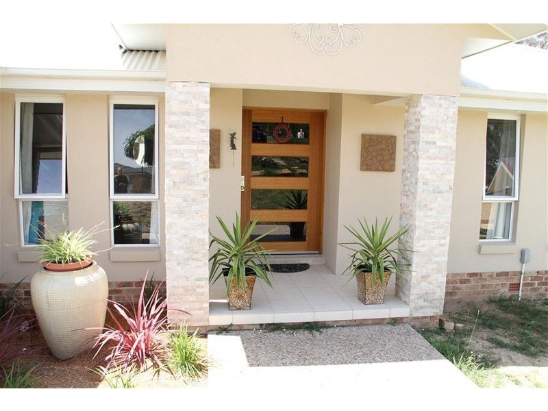 4 Clifton Place, Yass NSW 2582