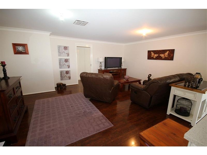 4 Clifton Place, Yass NSW 2582