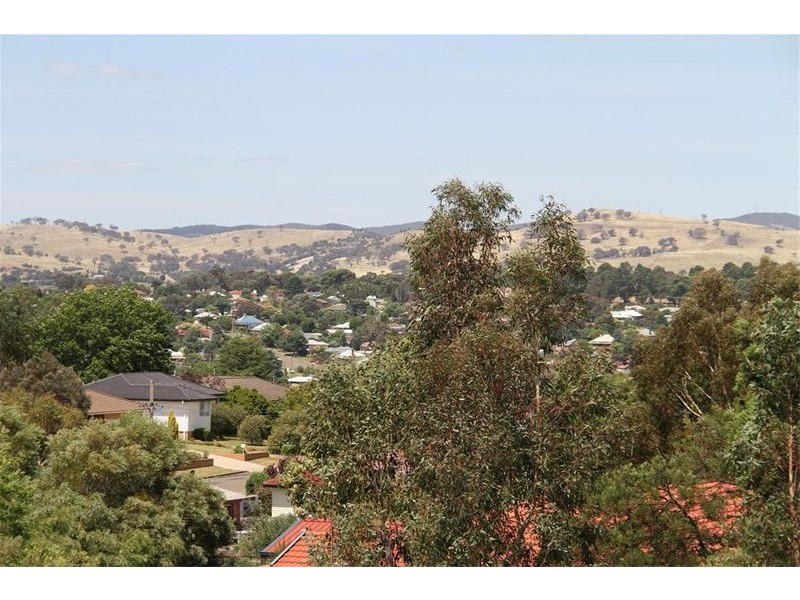 4 Clifton Place, Yass NSW 2582