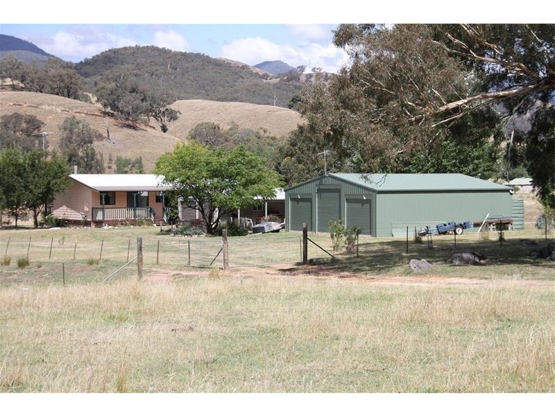 26 Caves Road, Wee Jasper NSW 2582