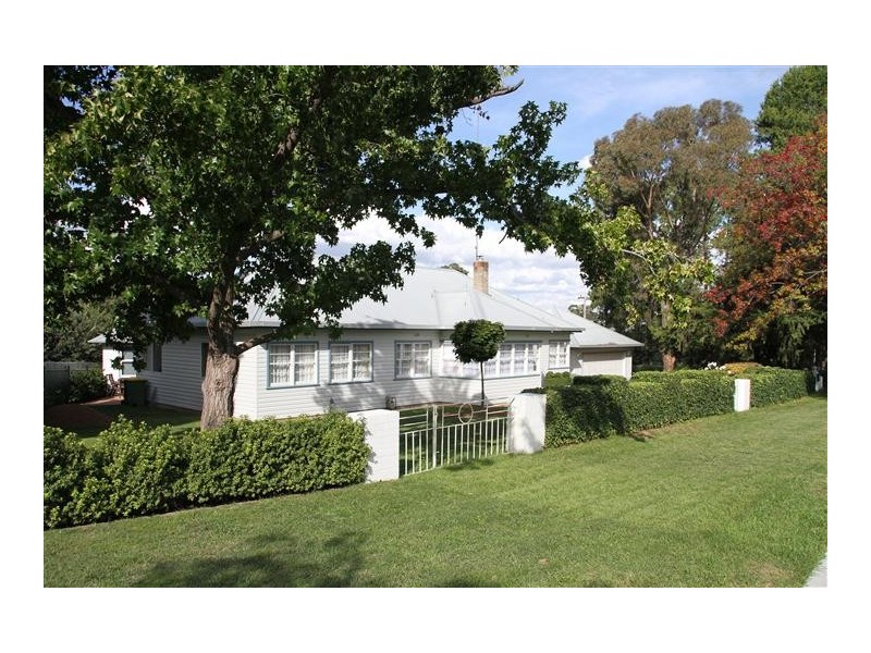 14 Olden Crescent, Yass NSW 2582