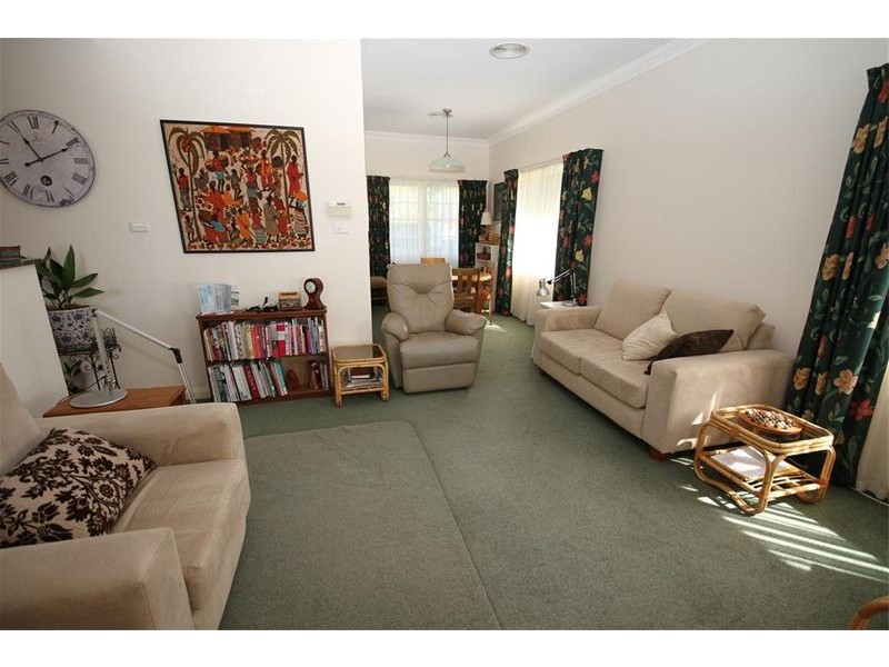 14 Olden Crescent, Yass NSW 2582