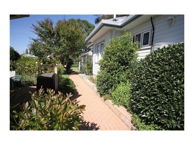 14 Olden Crescent, Yass NSW 2582