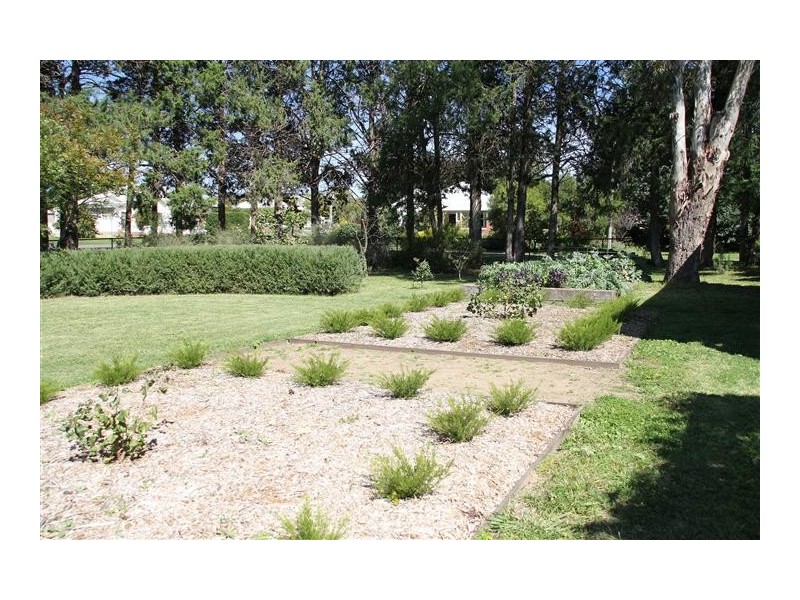 14 Olden Crescent, Yass NSW 2582