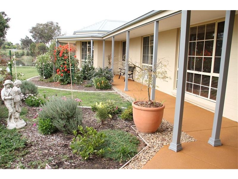 16 Vallencia Drive, Murrumbateman NSW 2582