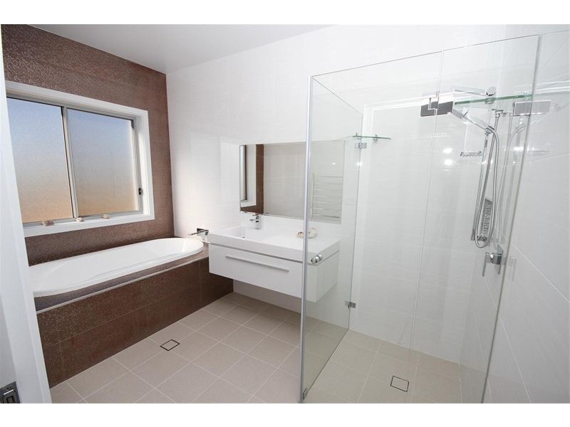 9 Burgess Place, Yass NSW 2582