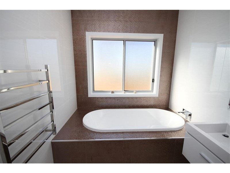 9 Burgess Place, Yass NSW 2582