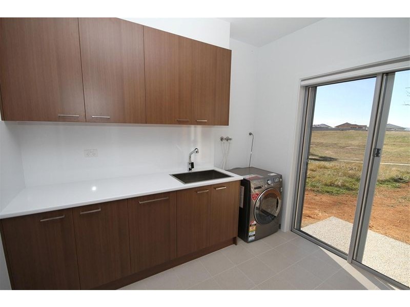 9 Burgess Place, Yass NSW 2582